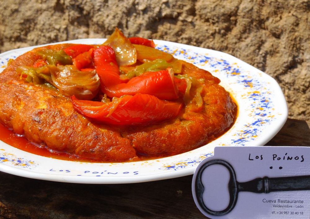 Platos de cocina leonesa en Los Poinos